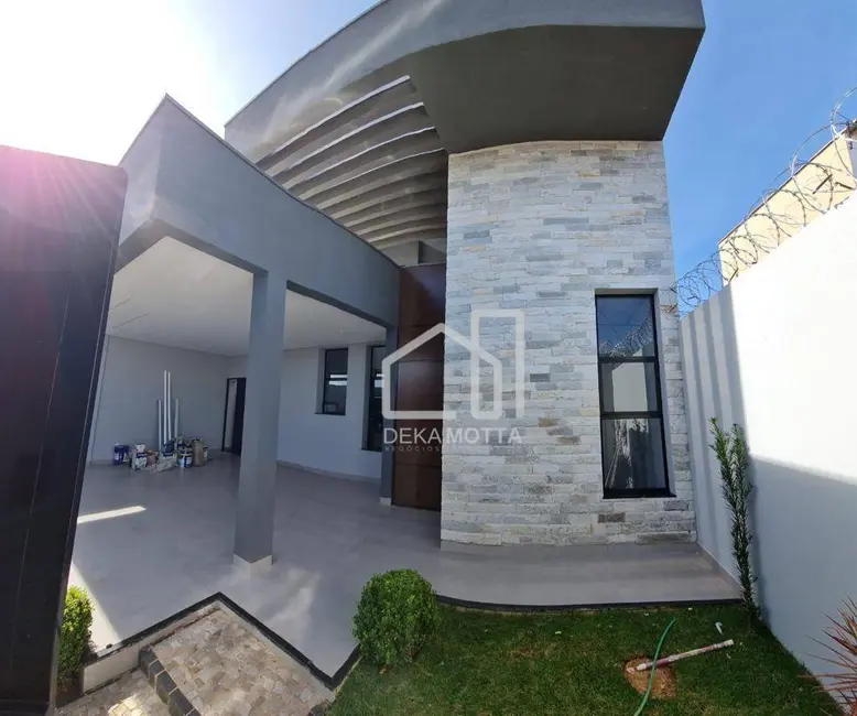 Foto 3 de Casa com 3 quartos à venda, 250m2 em Aclimação, Uberlandia - MG