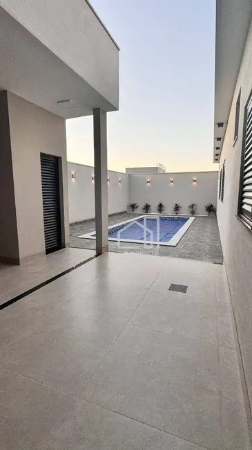 Foto 4 de Casa com 3 quartos à venda, 250m2 em Aclimação, Uberlandia - MG