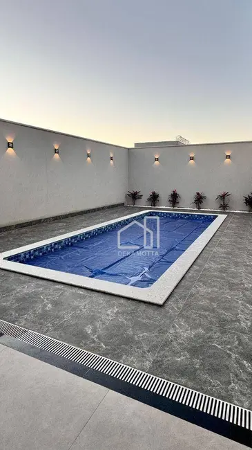 Foto 2 de Casa com 3 quartos à venda, 250m2 em Aclimação, Uberlandia - MG