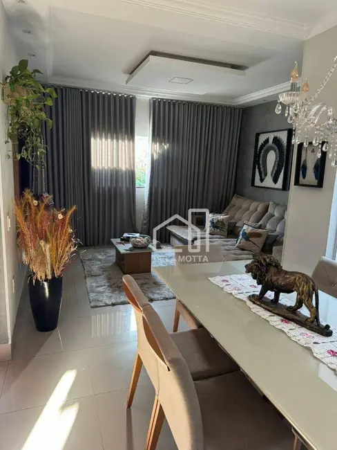 Foto 5 de Casa com 2 quartos à venda, 250m2 em Uberlandia - MG