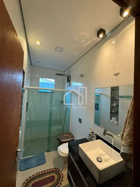 Foto 3 de Casa com 2 quartos à venda, 250m2 em Uberlandia - MG