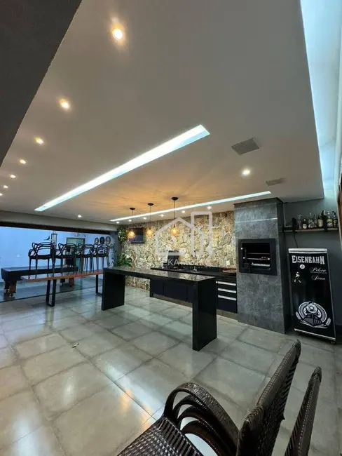 Foto 1 de Casa com 2 quartos à venda, 250m2 em Uberlandia - MG