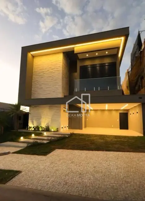 Foto 1 de Casa com 4 quartos à venda, 398m2 em Gávea, Uberlandia - MG