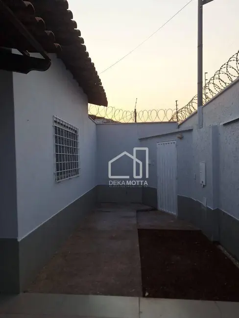 Foto 6 de Casa com 3 quartos à venda, 300m2 em Santa Mônica, Uberlandia - MG