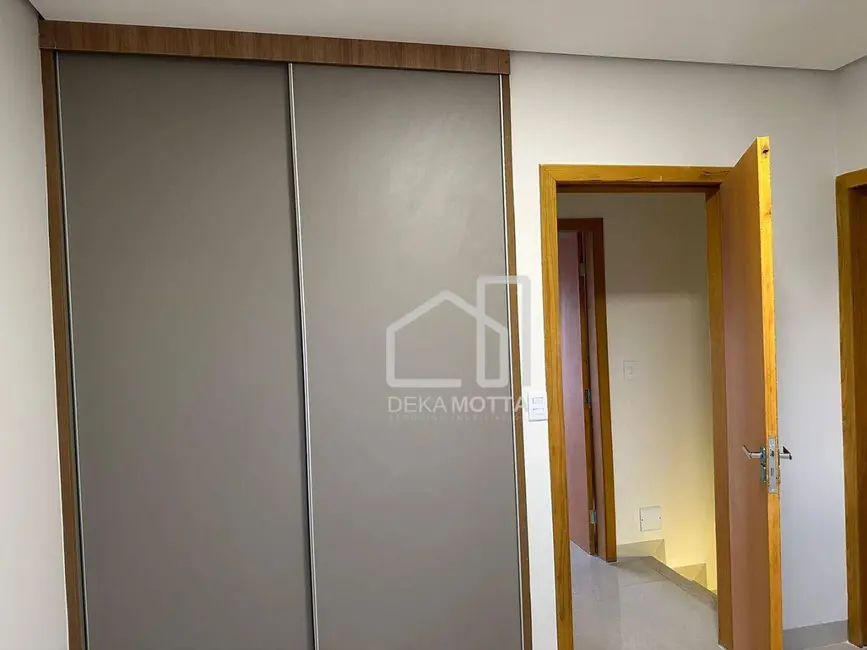 Sobrado com 2 quartos à venda, 105m2 em Novo Mundo, Uberlandia - MG - imagem 9 Foto 9 de Sobrado com 2 quartos à venda, 105m2 em Novo Mundo, Uberlandia - MG