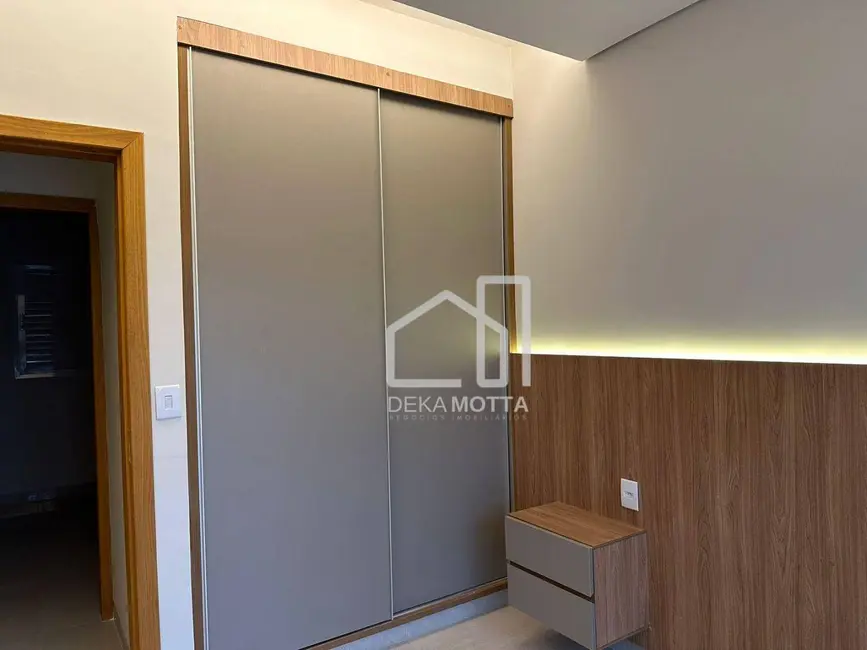 Sobrado com 2 quartos à venda, 105m2 em Novo Mundo, Uberlandia - MG - imagem 3 Foto 3 de Sobrado com 2 quartos à venda, 105m2 em Novo Mundo, Uberlandia - MG