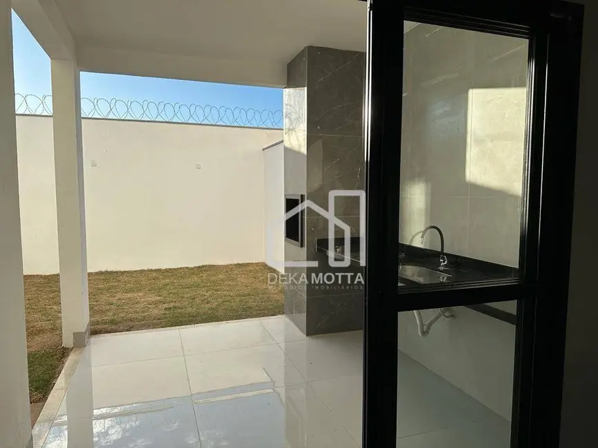Sobrado com 3 quartos à venda, 135m2 em Novo Mundo, Uberlandia - MG - imagem 4 Foto 4 de Sobrado com 3 quartos à venda, 135m2 em Novo Mundo, Uberlandia - MG