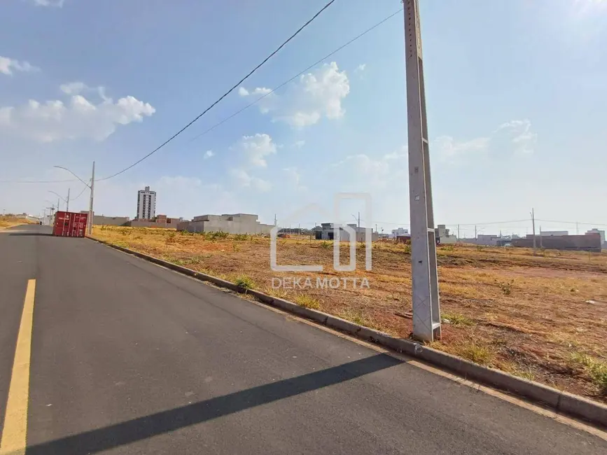 Foto 6 de Terreno / Lote à venda, 300m2 em Novo Mundo, Uberlandia - MG
