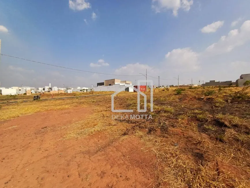 Foto 3 de Terreno / Lote à venda, 300m2 em Novo Mundo, Uberlandia - MG