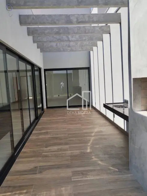 Foto 2 de Casa com 3 quartos à venda, 300m2 em Novo Mundo, Uberlandia - MG