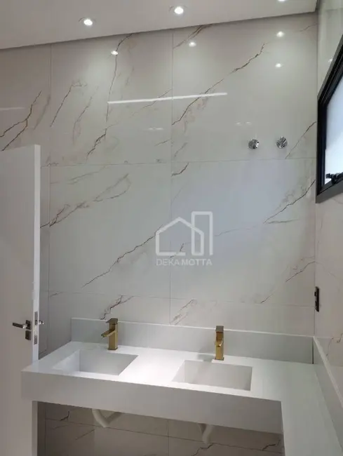 Foto 4 de Casa com 3 quartos à venda, 300m2 em Novo Mundo, Uberlandia - MG