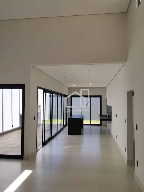 Foto 6 de Casa com 3 quartos à venda, 300m2 em Novo Mundo, Uberlandia - MG