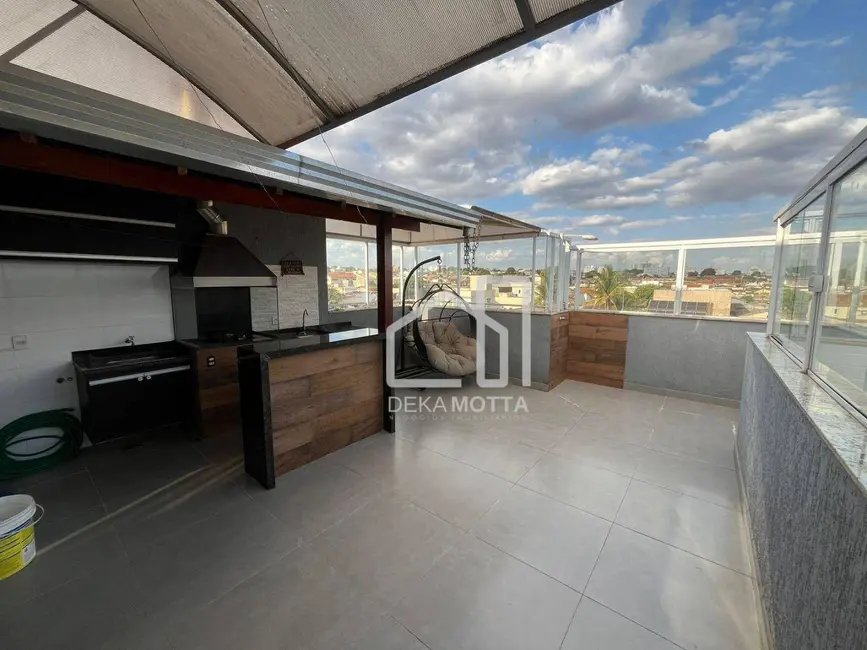 Foto 2 de Apartamento com 3 quartos à venda, 140m2 em Santa Mônica, Uberlandia - MG