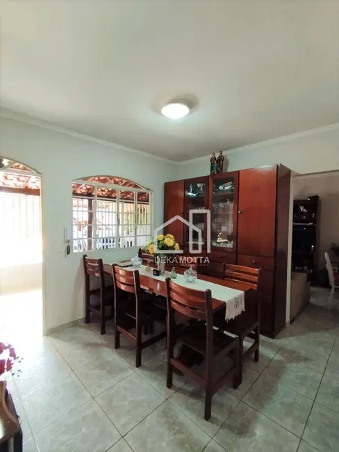Foto 8 de Casa com 3 quartos à venda, 300m2 em Santa Rosa, Uberlandia - MG