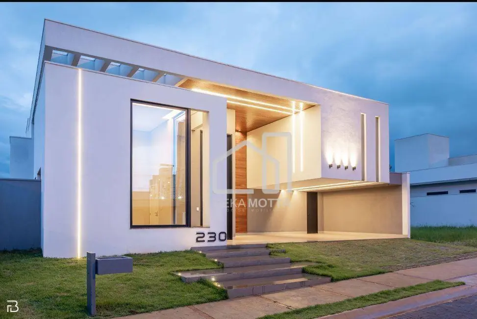 Foto 1 de Casa de Condomínio com 4 quartos à venda, 422m2 em Laranjeiras, Uberlandia - MG