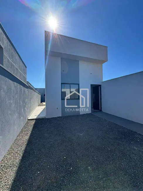 Foto 1 de Casa com 3 quartos à venda, 330m2 em Novo Mundo, Uberlandia - MG
