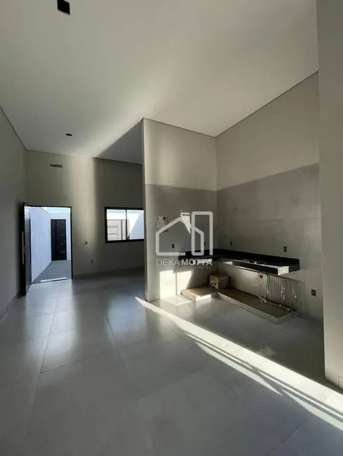 Foto 2 de Casa com 3 quartos à venda, 330m2 em Novo Mundo, Uberlandia - MG