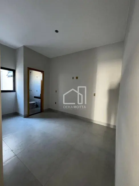 Foto 9 de Casa com 3 quartos à venda, 330m2 em Novo Mundo, Uberlandia - MG