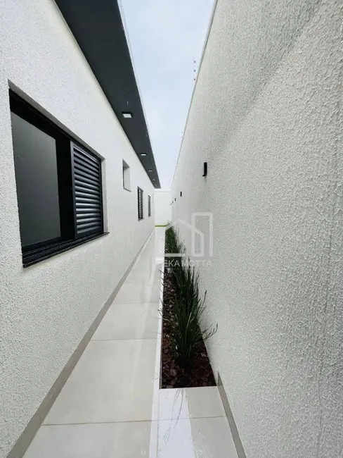 Foto 2 de Casa com 3 quartos à venda, 250m2 em Aclimação, Uberlandia - MG