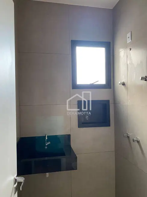 Sobrado com 3 quartos à venda, 125m2 em Aclimação, Uberlandia - MG - imagem 9 Foto 9 de Sobrado com 3 quartos à venda, 125m2 em Aclimação, Uberlandia - MG