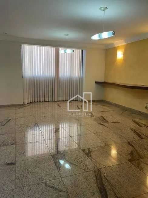 Foto 1 de Apartamento com 4 quartos à venda, 208m2 em Tabajaras, Uberlandia - MG