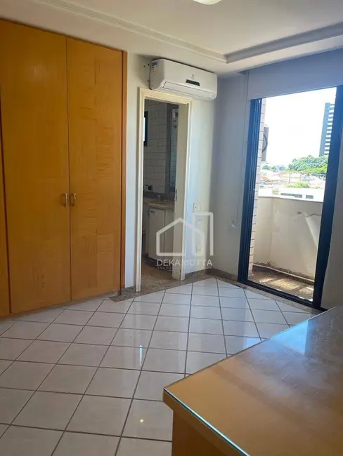 Foto 2 de Apartamento com 4 quartos à venda, 208m2 em Tabajaras, Uberlandia - MG
