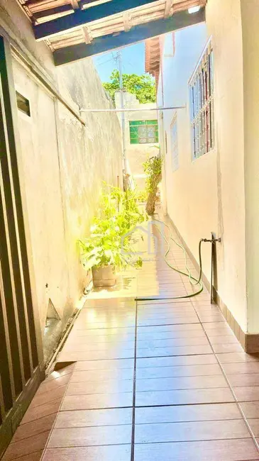 Sobrado com 4 quartos à venda, 250m2 em Luizote de Freitas, Uberlandia - MG - imagem 5 Foto 5 de Sobrado com 4 quartos à venda, 250m2 em Luizote de Freitas, Uberlandia - MG