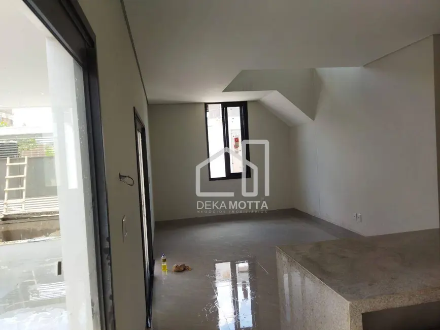 Sobrado com 3 quartos à venda, 110m2 em Aclimação, Uberlandia - MG - imagem 6 Foto 6 de Sobrado com 3 quartos à venda, 110m2 em Aclimação, Uberlandia - MG
