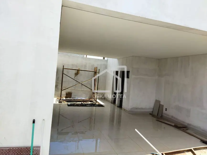 Sobrado com 3 quartos à venda, 110m2 em Aclimação, Uberlandia - MG - imagem 2 Foto 2 de Sobrado com 3 quartos à venda, 110m2 em Aclimação, Uberlandia - MG