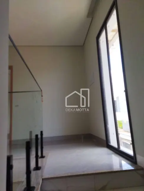 Sobrado com 3 quartos à venda, 110m2 em Aclimação, Uberlandia - MG - imagem 9 Foto 9 de Sobrado com 3 quartos à venda, 110m2 em Aclimação, Uberlandia - MG