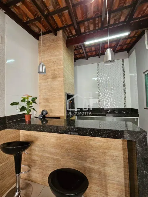 Foto 9 de Casa com 3 quartos à venda, 360m2 em Jardim Brasília, Uberlandia - MG