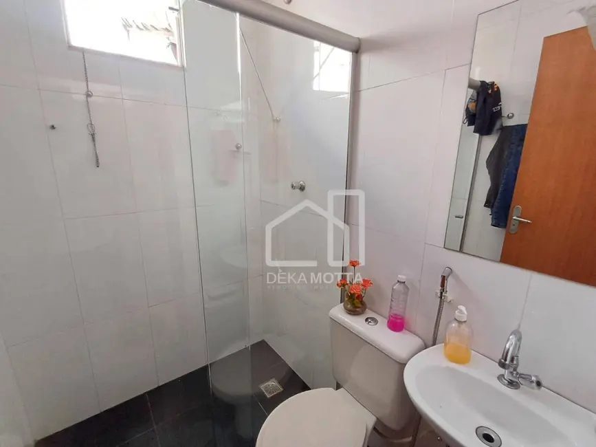 Foto 2 de Casa com 3 quartos à venda, 250m2 em Pacaembu, Uberlandia - MG