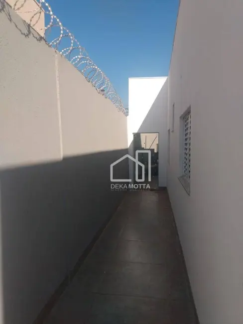 Foto 5 de Casa com 3 quartos à venda, 250m2 em Laranjeiras, Uberlandia - MG