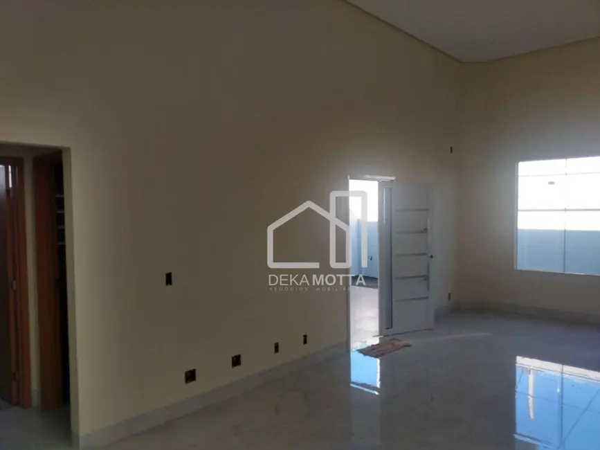 Foto 7 de Casa com 3 quartos à venda, 250m2 em Laranjeiras, Uberlandia - MG