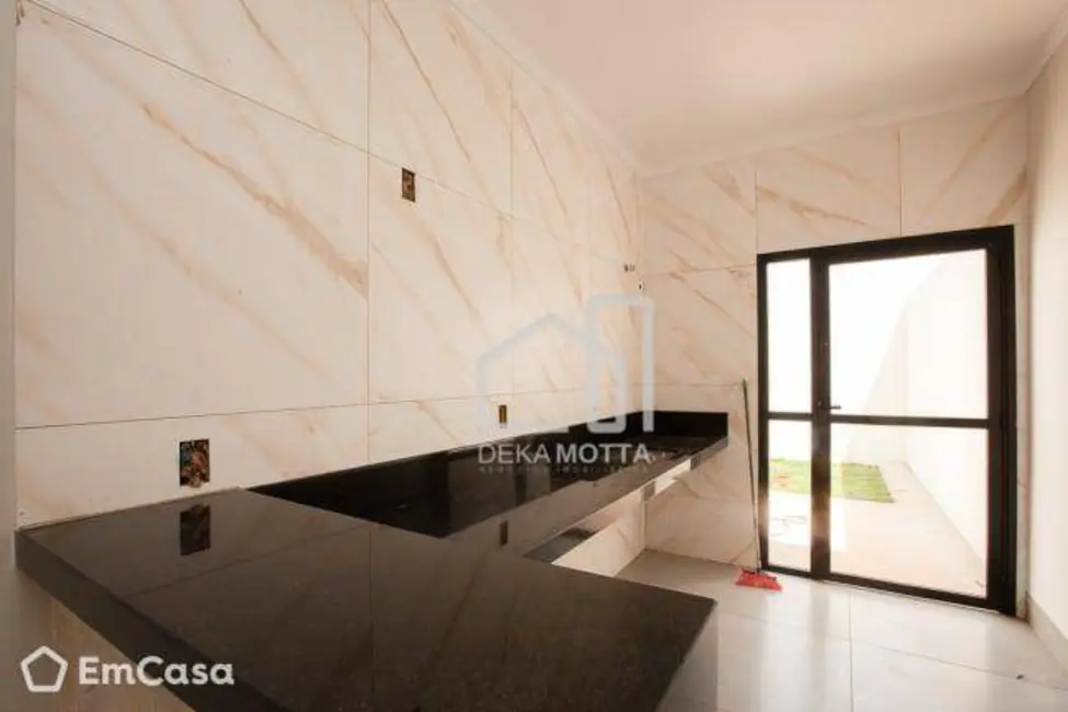 Foto 1 de Casa com 3 quartos à venda, 150m2 em Novo Mundo, Uberlandia - MG
