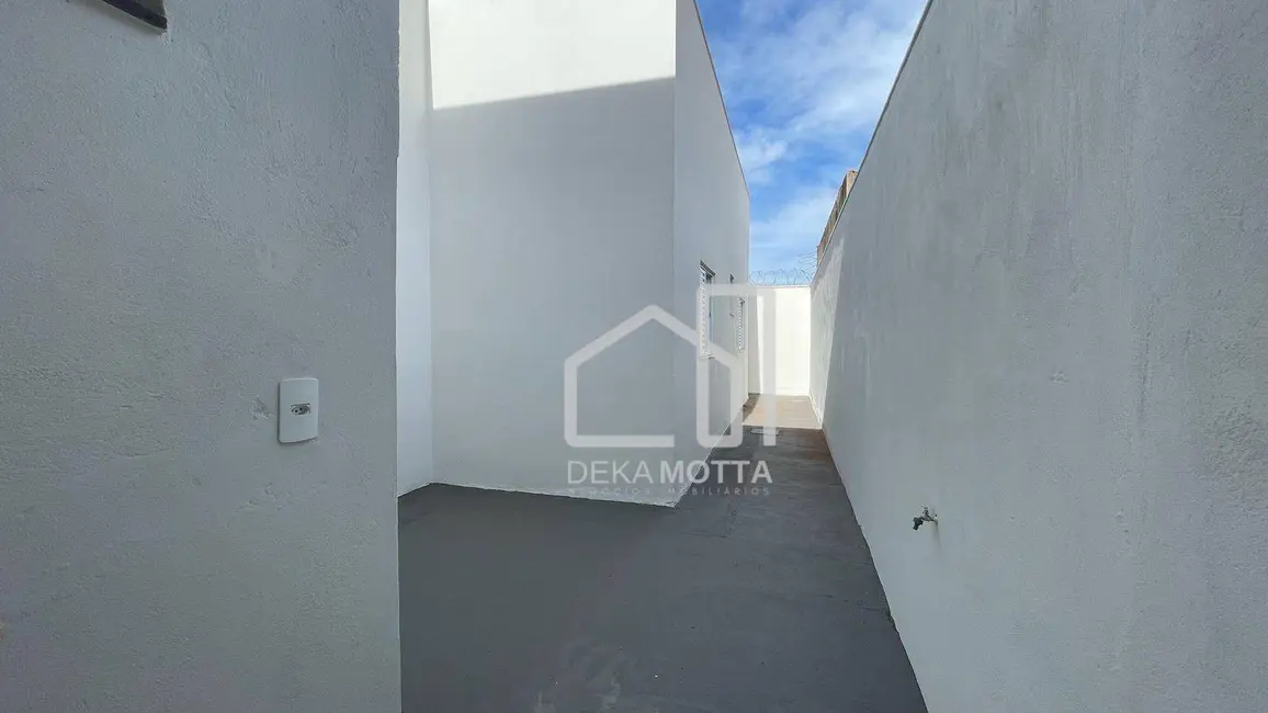 Foto 2 de Casa com 2 quartos à venda, 125m2 em Laranjeiras, Uberlandia - MG