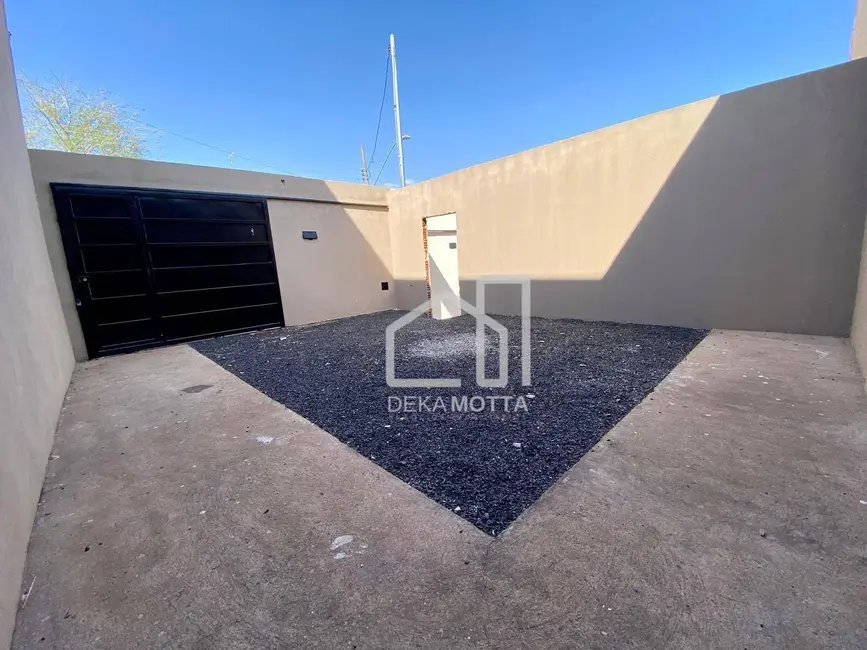 Foto 2 de Casa com 3 quartos à venda, 200m2 em Jardim Brasília, Uberlandia - MG