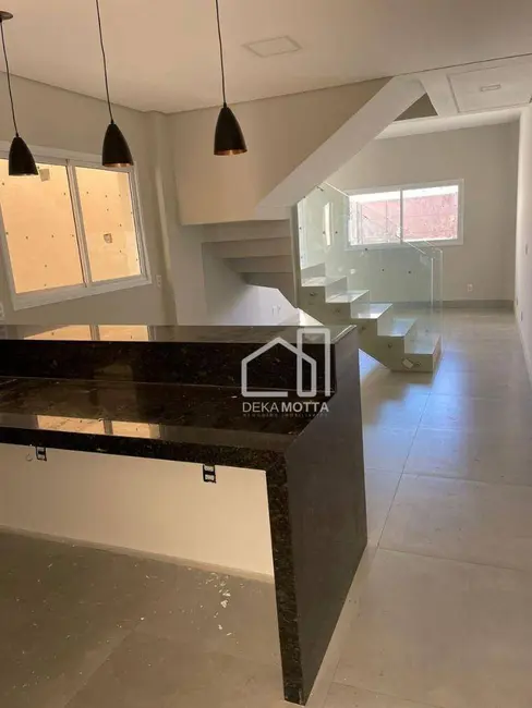 Sobrado com 3 quartos à venda, 125m2 em Granada, Uberlandia - MG - imagem 8 Foto 8 de Sobrado com 3 quartos à venda, 125m2 em Granada, Uberlandia - MG