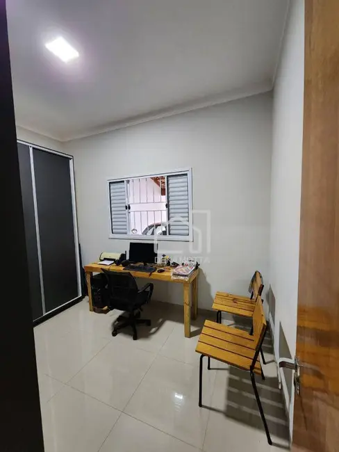 Foto 3 de Casa com 2 quartos à venda, 125m2 em Uberlandia - MG
