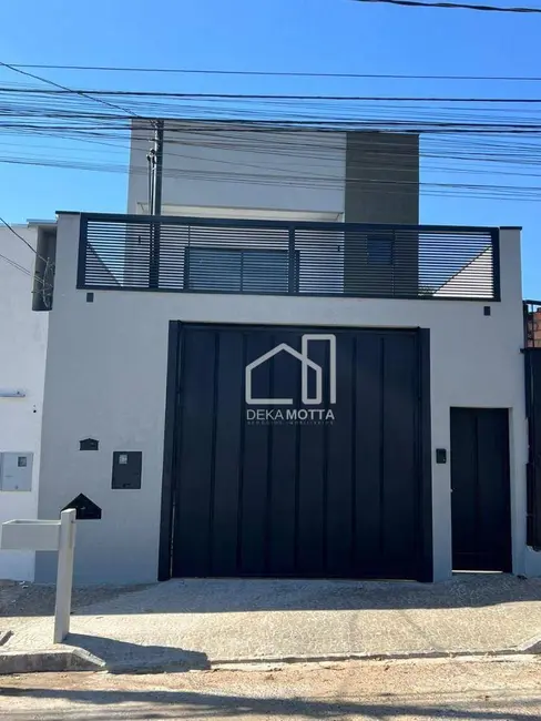 Sobrado com 3 quartos à venda, 180m2 em Santa Mônica, Uberlandia - MG - imagem 2 Foto 2 de Sobrado com 3 quartos à venda, 180m2 em Santa Mônica, Uberlandia - MG