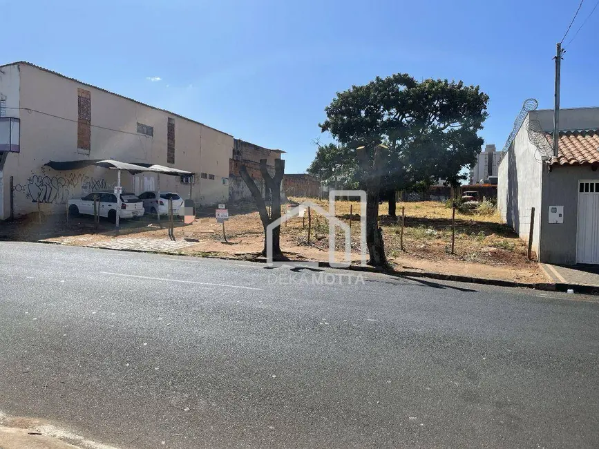 Terreno / Lote à venda, 1751m2 em Martins, Uberlandia - MG - imagem 3 Foto 3 de Terreno / Lote à venda, 1751m2 em Martins, Uberlandia - MG