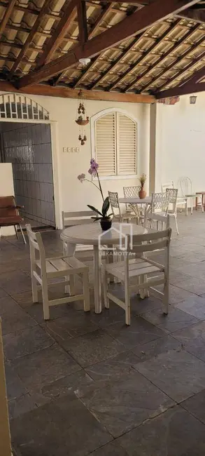 Foto 9 de Casa com 3 quartos à venda, 375m2 em Umuarama, Uberlandia - MG