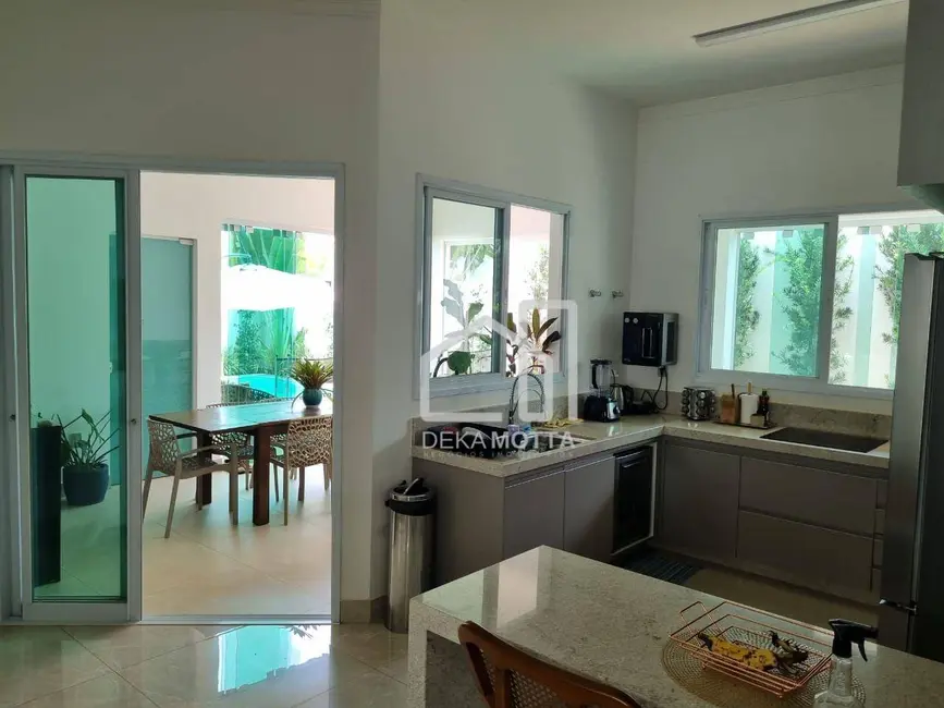 Foto 8 de Casa com 3 quartos à venda, 300m2 em Uberlandia - MG