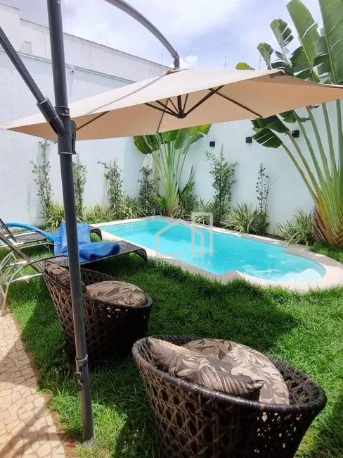 Foto 4 de Casa com 3 quartos à venda, 300m2 em Uberlandia - MG