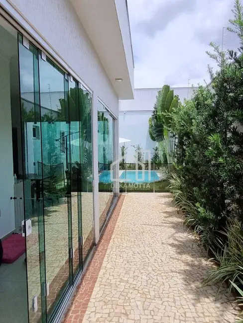 Foto 2 de Casa com 3 quartos à venda, 300m2 em Uberlandia - MG