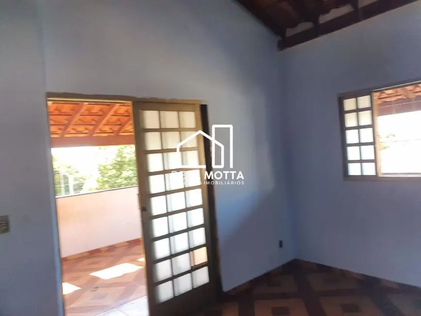 Sobrado com 5 quartos à venda, 250m2 em Luizote de Freitas, Uberlandia - MG - imagem 9 Foto 9 de Sobrado com 5 quartos à venda, 250m2 em Luizote de Freitas, Uberlandia - MG