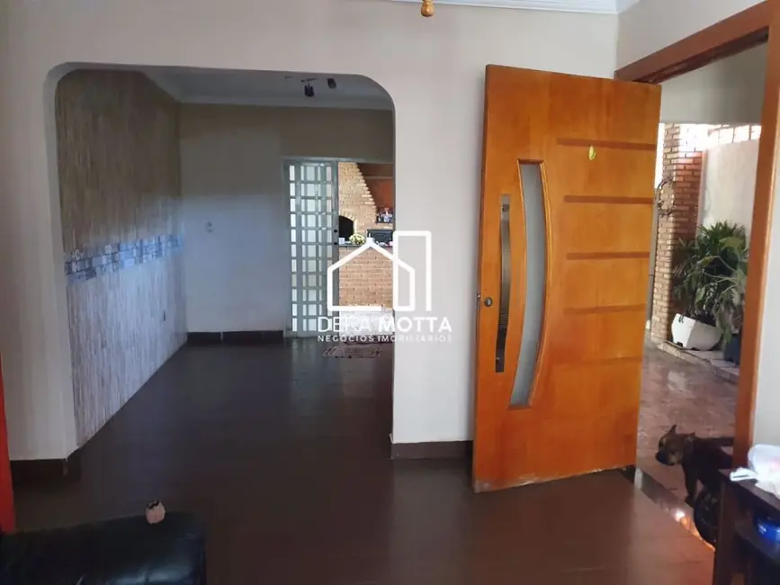 Sobrado com 5 quartos à venda, 250m2 em Luizote de Freitas, Uberlandia - MG - imagem 4 Foto 4 de Sobrado com 5 quartos à venda, 250m2 em Luizote de Freitas, Uberlandia - MG