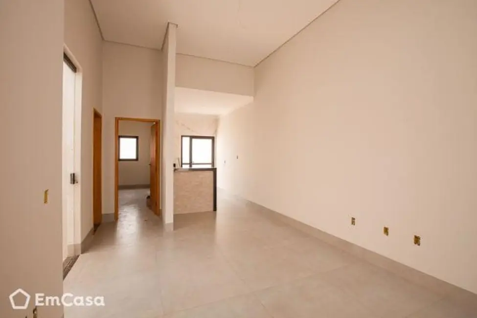 Casa com 3 quartos à venda, 150m2 em Novo Mundo, Uberlandia - MG - imagem 4 Foto 4 de Casa com 3 quartos à venda, 150m2 em Novo Mundo, Uberlandia - MG