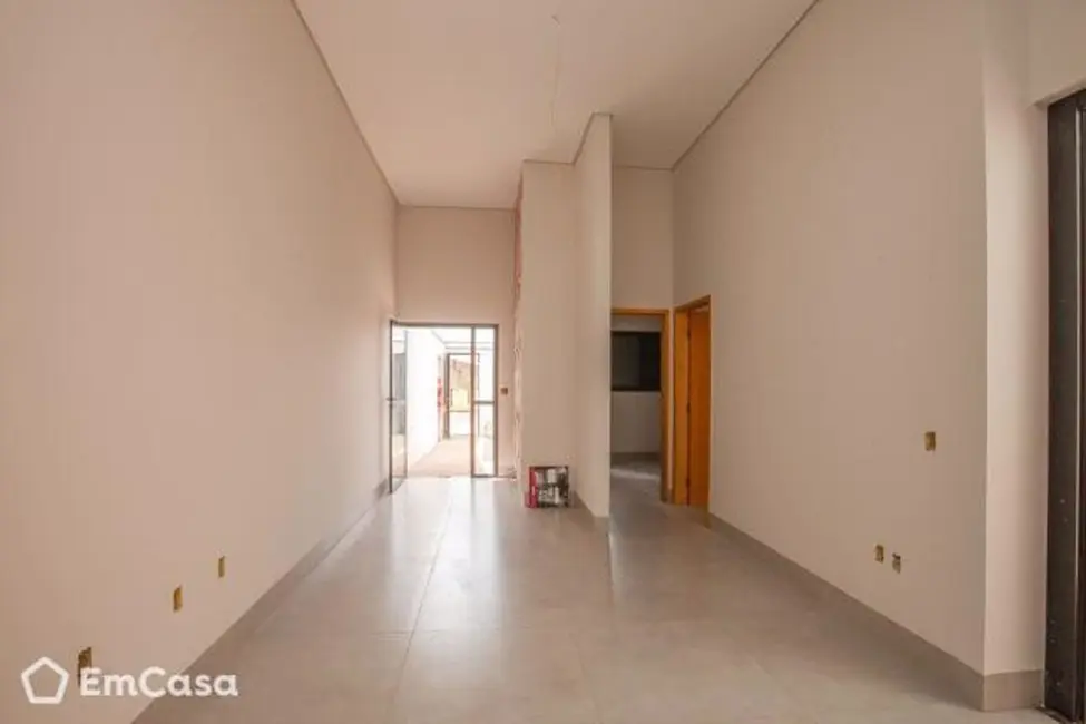 Casa com 3 quartos à venda, 150m2 em Novo Mundo, Uberlandia - MG - imagem 3 Foto 3 de Casa com 3 quartos à venda, 150m2 em Novo Mundo, Uberlandia - MG