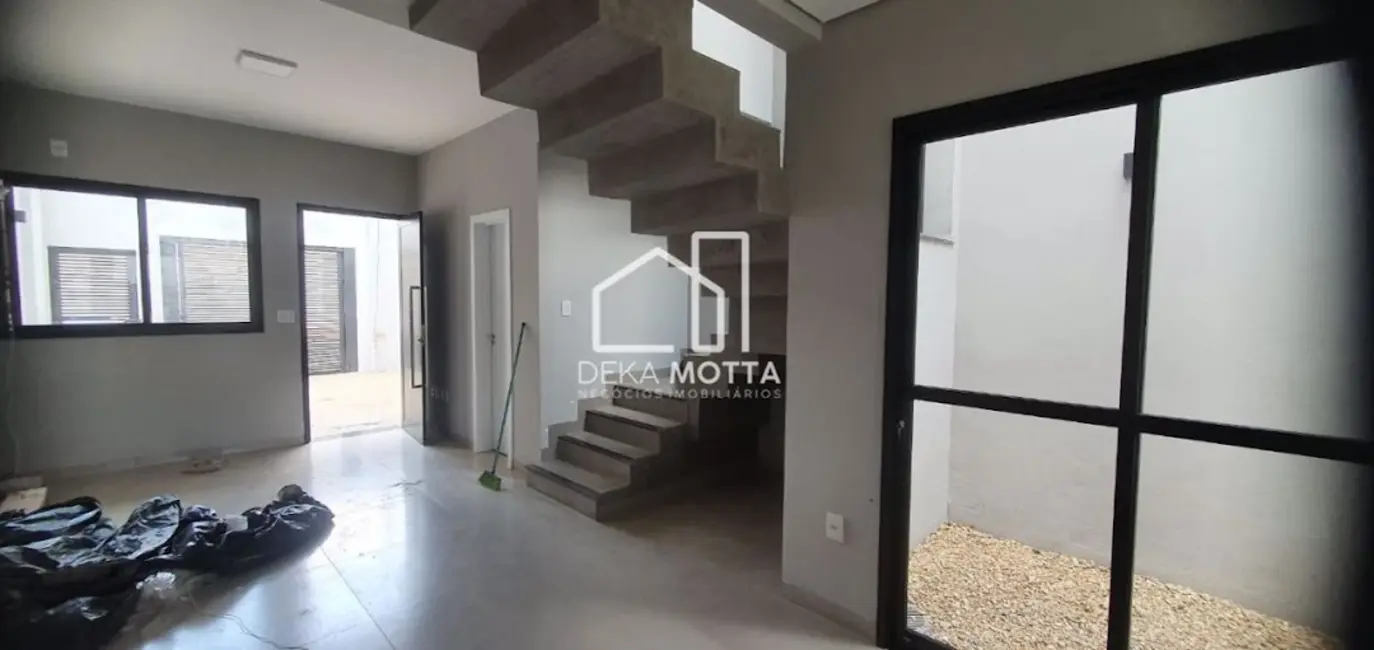 Sobrado com 3 quartos à venda, 130m2 em Bosque dos Buritis, Uberlandia - MG - imagem 4 Foto 4 de Sobrado com 3 quartos à venda, 130m2 em Bosque dos Buritis, Uberlandia - MG